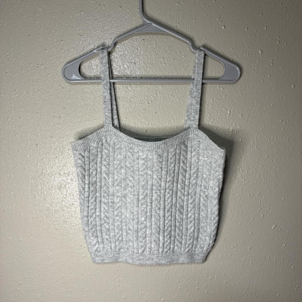 Express Grey cropped knit tank top #croppedtank